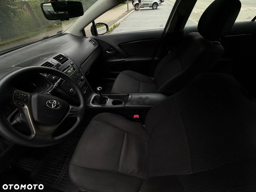 Toyota Avensis 1.6 Luna - 7