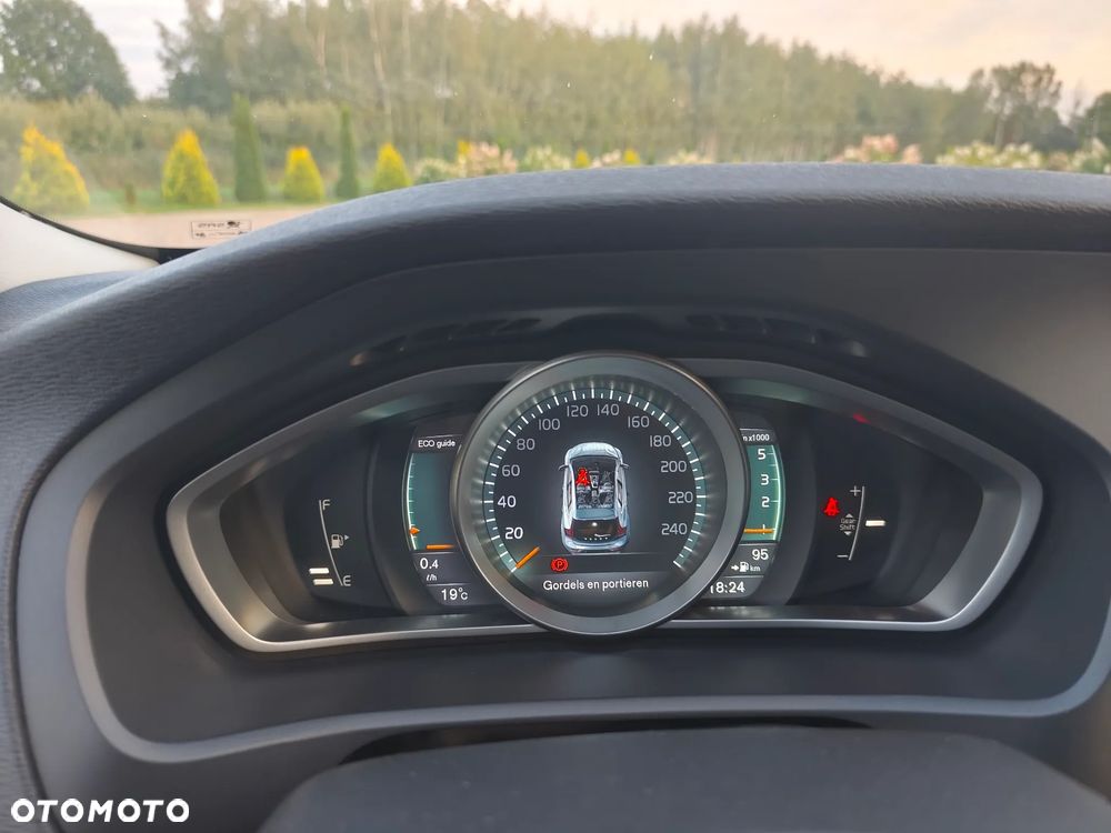 Volvo V40 D2 Summum - 25