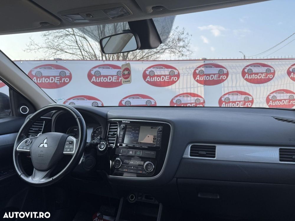 Mitsubishi Outlander - 7