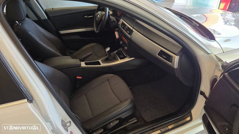 BMW 318 d Sport - 46