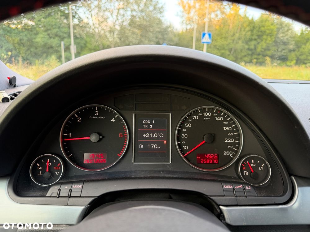 Audi A4 Limousine - 15