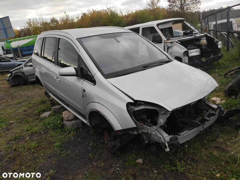 Opel Zafira B 08r silnik 1.8 16v lakier z157 na części