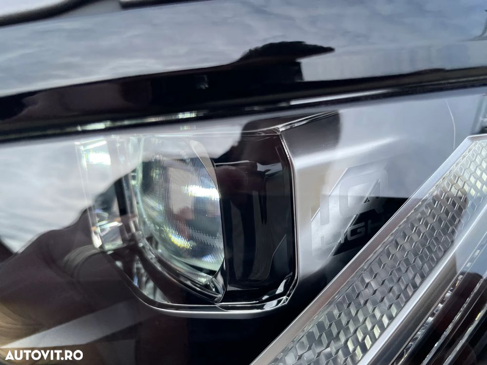 Volkswagen Touareg - 11