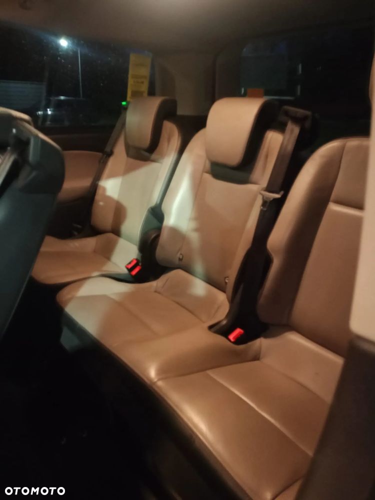 Ford Tourneo Custom - 18