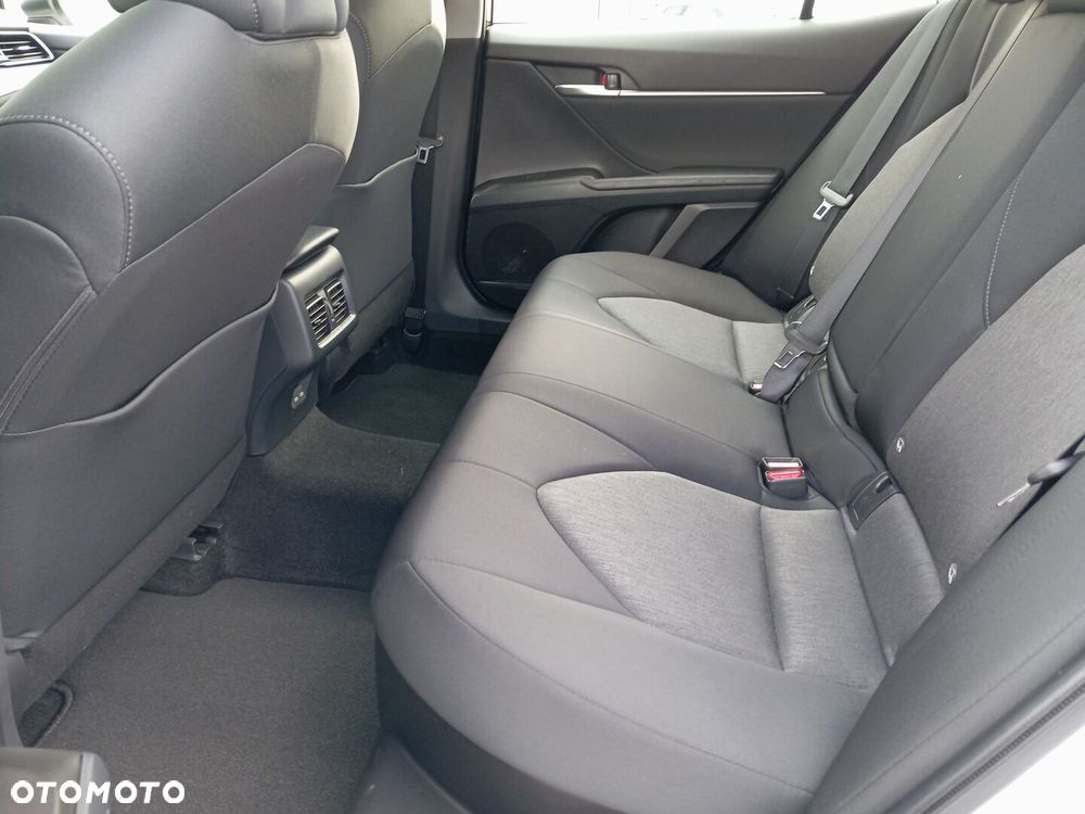 Toyota Camry 2.5 Hybrid Comfort CVT - 12
