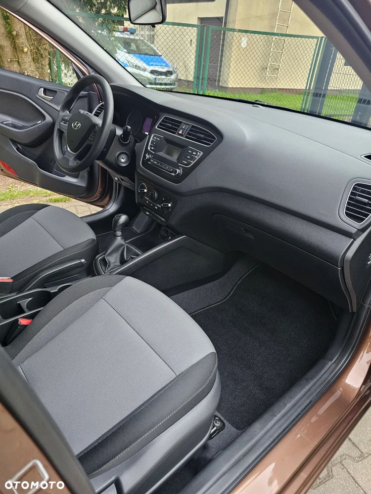 Hyundai i20 1.2 Fresh - 12