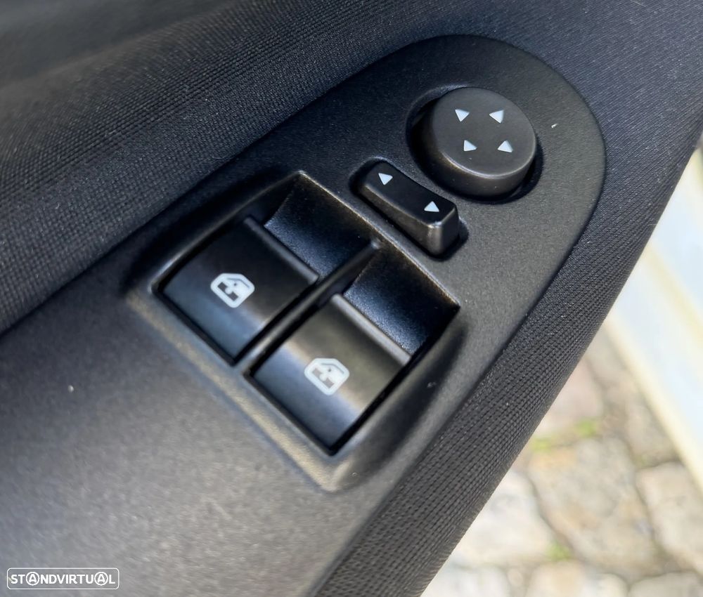 Fiat Punto 1.2 Lounge S&S - 13