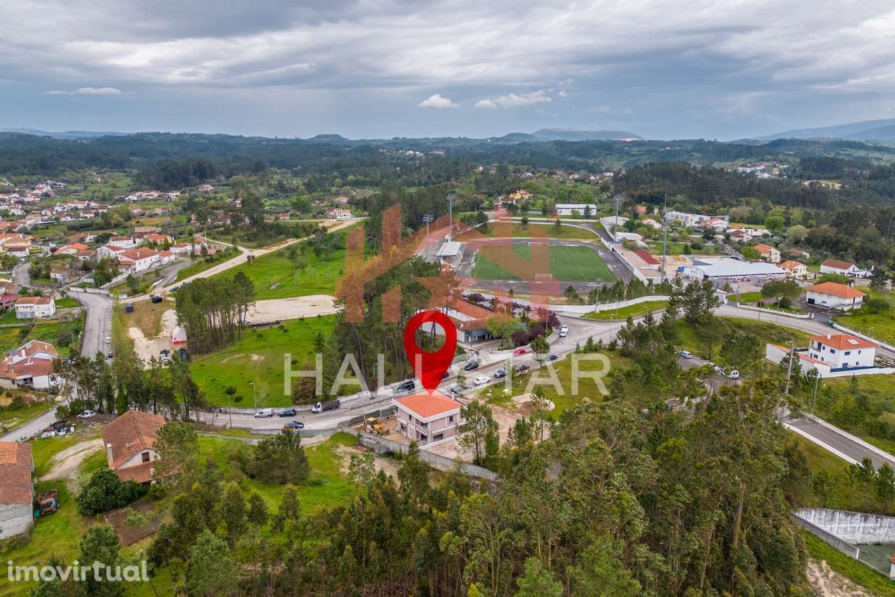 Moradia T4 / Em Construção / Ar Condicionado / Churrasqueira / Ansião - Grande imagem: 2/31