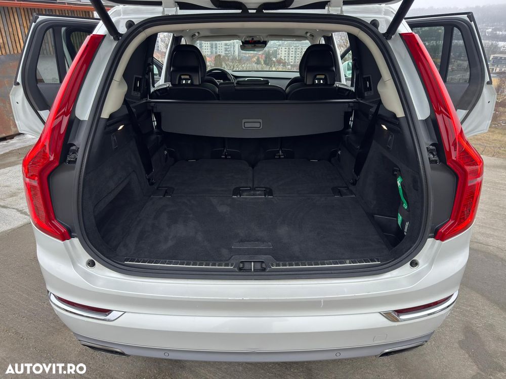 Volvo XC 90 T8 AWD Recharge Geartronic Inscription Edition - 32