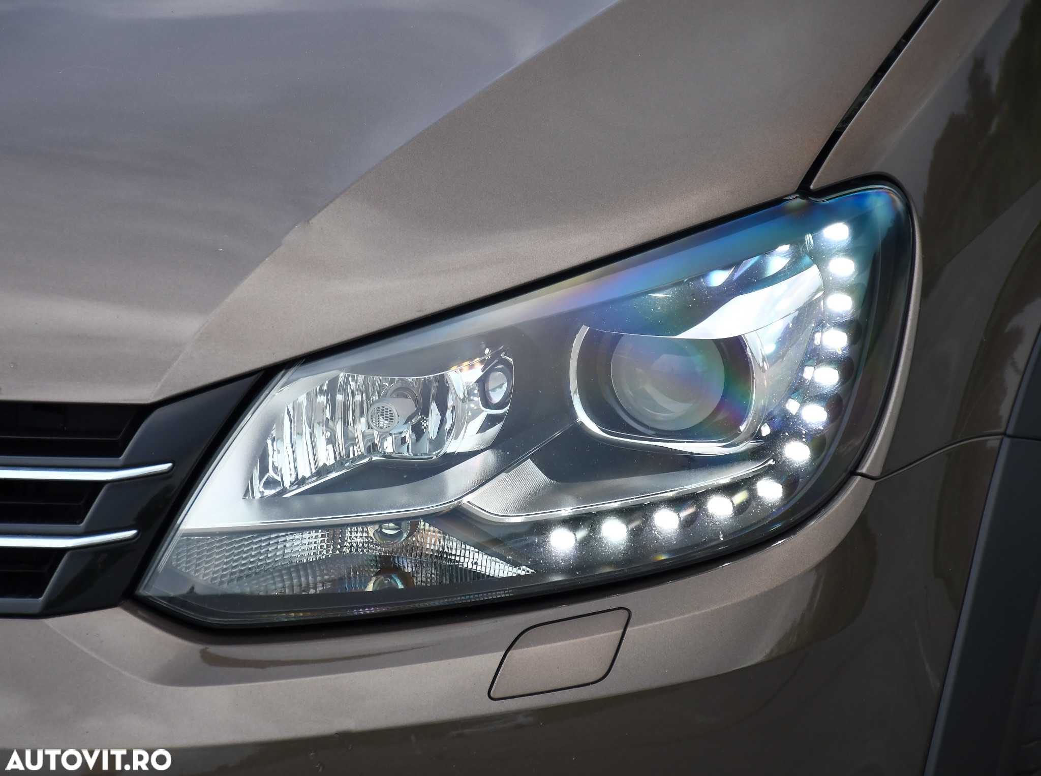 Volkswagen Touran 2.0 TDI DPF DSG Cross - 23