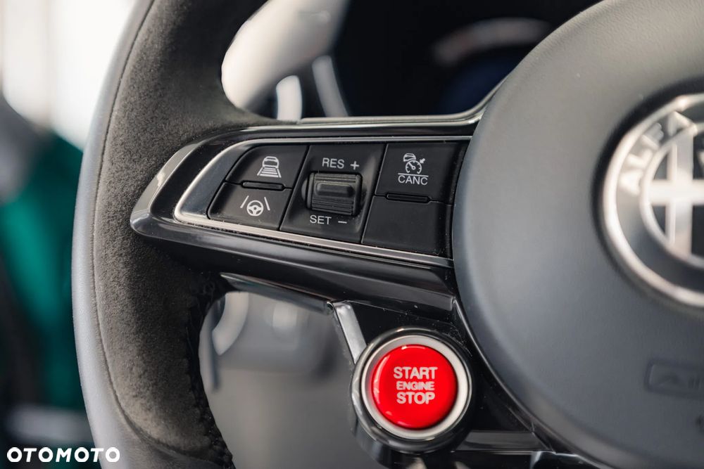 Alfa Romeo Giulia 2.9 Bi Turbo V6 Quadrifoglio - 26