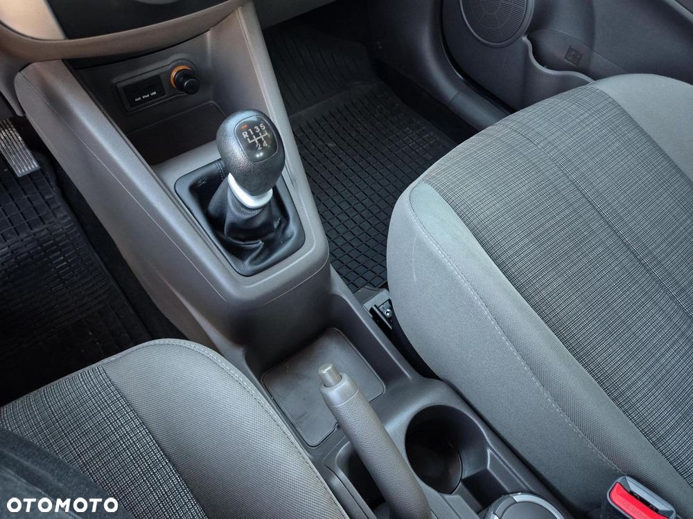 Kia Venga - 15