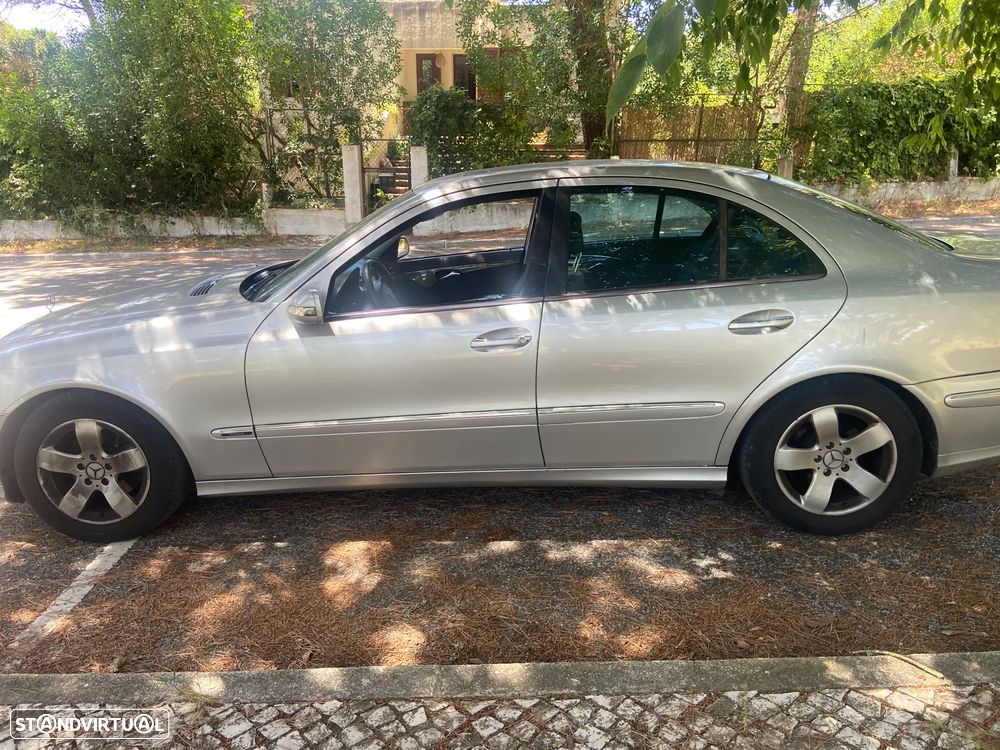 Mercedes-Benz E 200 K Avantgarde Aut. - 12