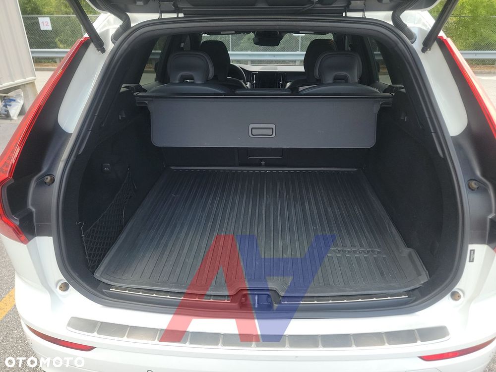 Volvo XC 60 T5 AWD R-Design - 16
