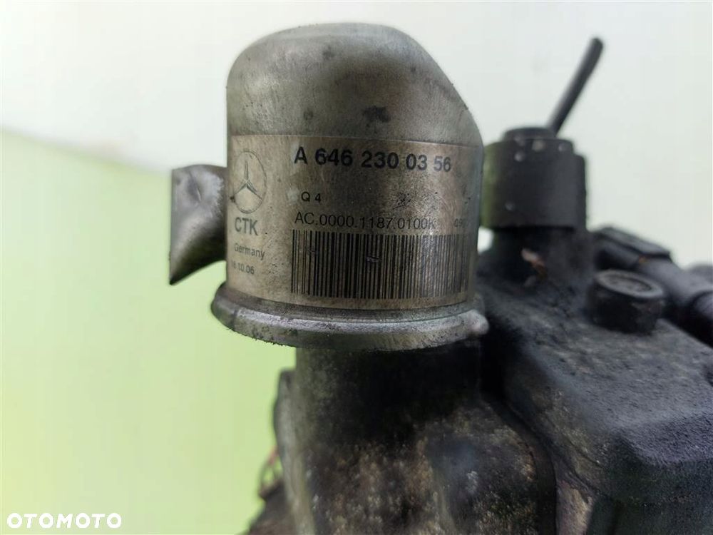 Sprężarka klimatyzacji Mercedes C-klasa  2.2CDI 149KM W203 2000-2007 DENSO - 5