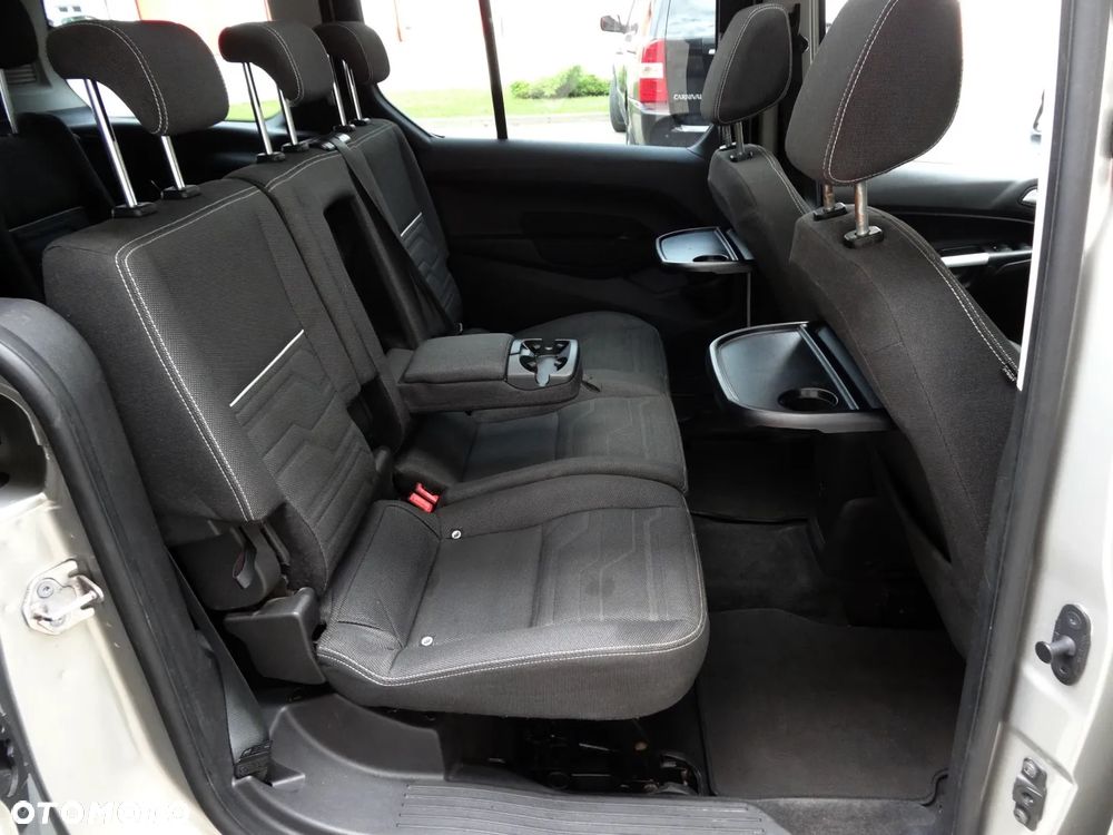 Ford Tourneo Connect Grand - 26