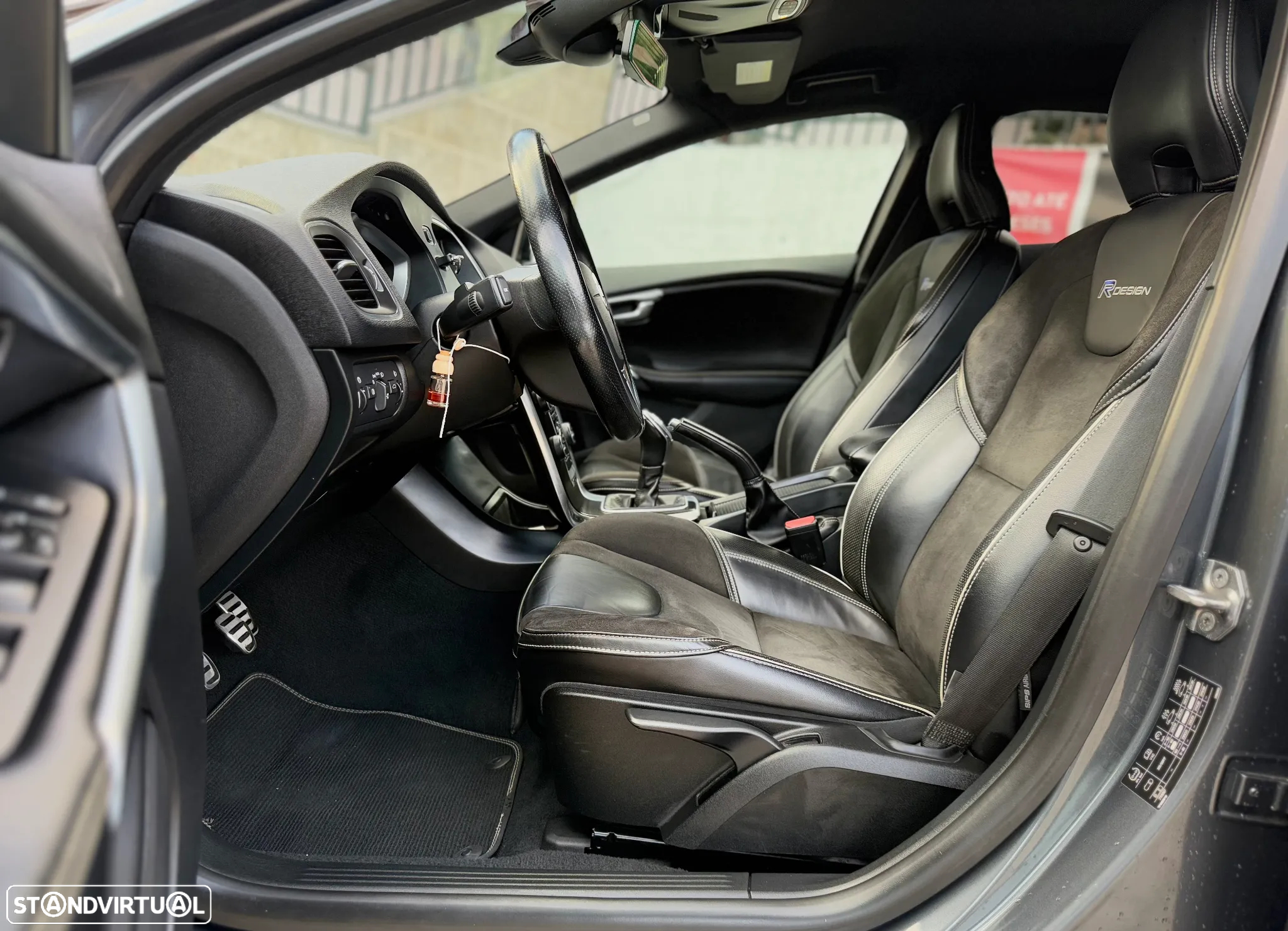Volvo V40 1.6 D2 R-Design - 8