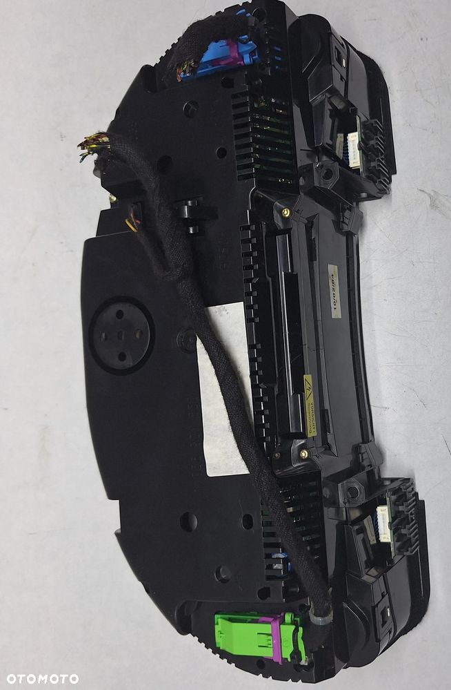 LICZNIK ZEGARY - 8E0920931 - AUDI A4/B6 -3,0  BENZYNA /AUTOMAT-EUROPA - 8