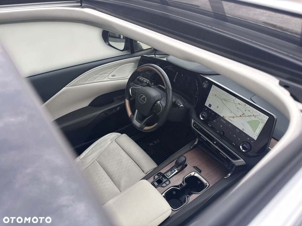 Lexus RX 450h+ Omotenashi - 28