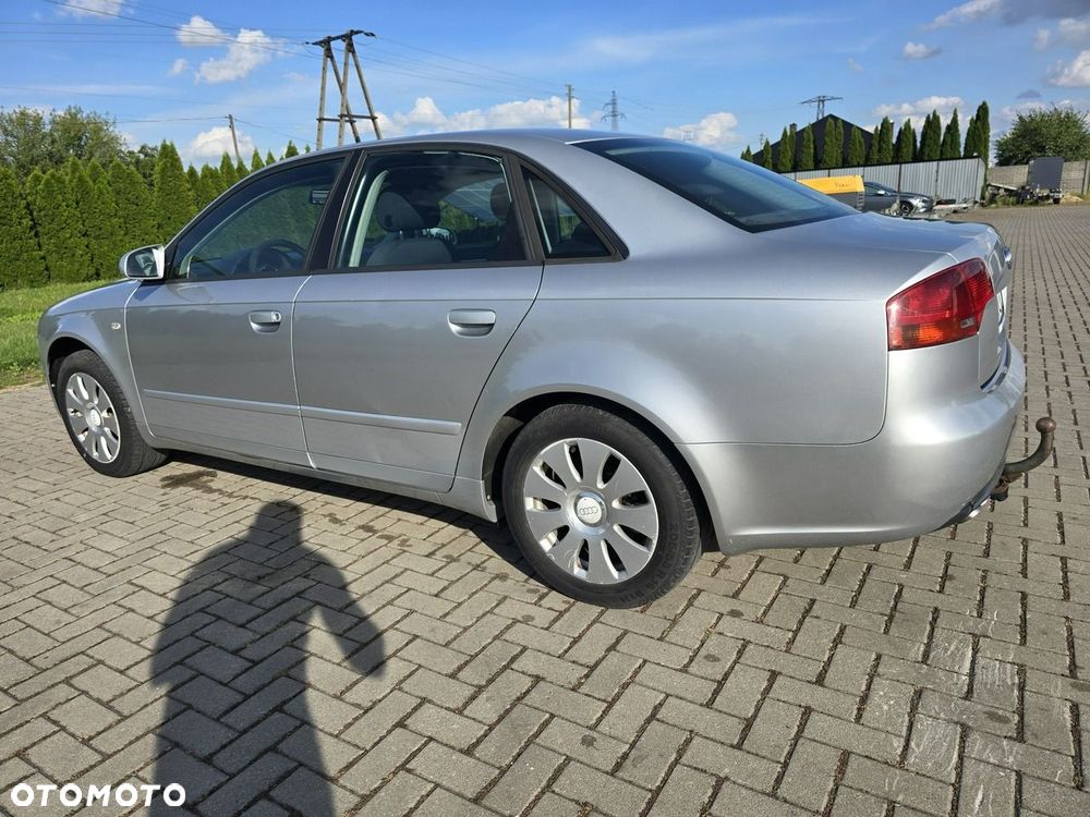 Audi A4 Limousine - 10
