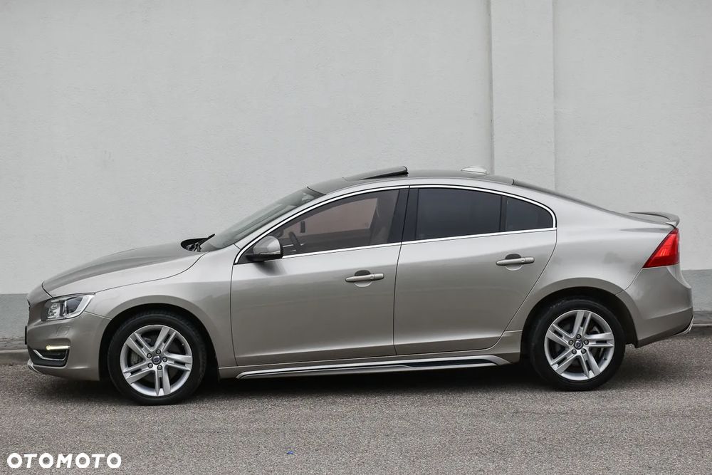 Volvo S60 2.5 T5 - 16
