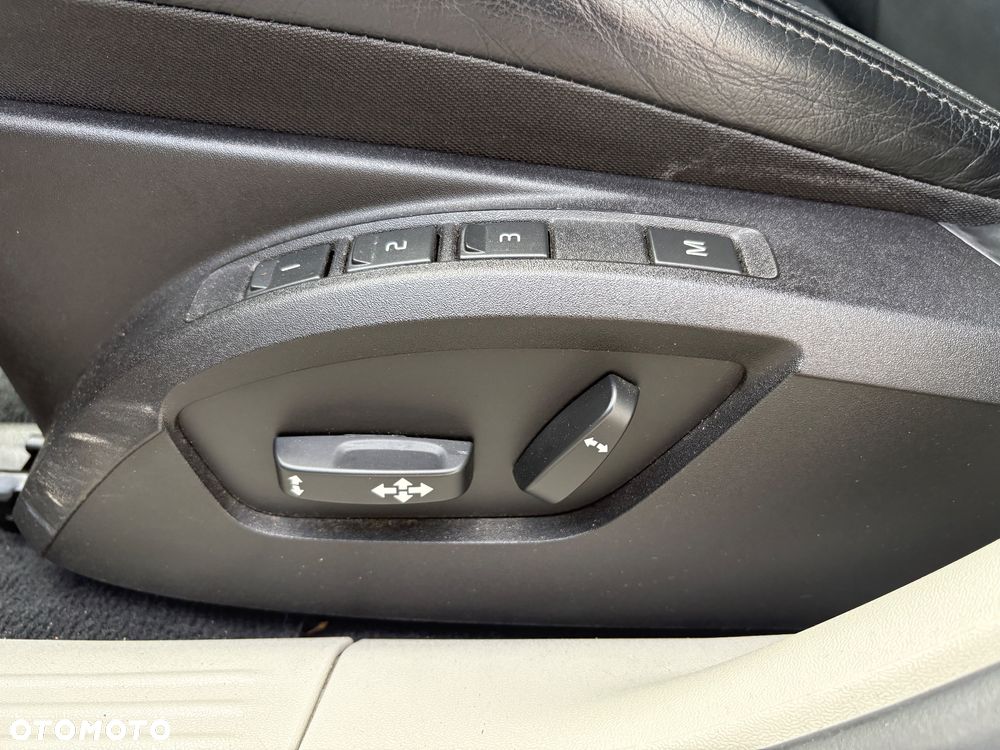 Volvo V40 D2 Summum - 19