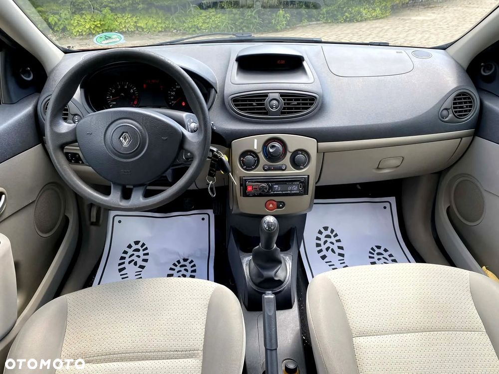 Renault Clio - 15