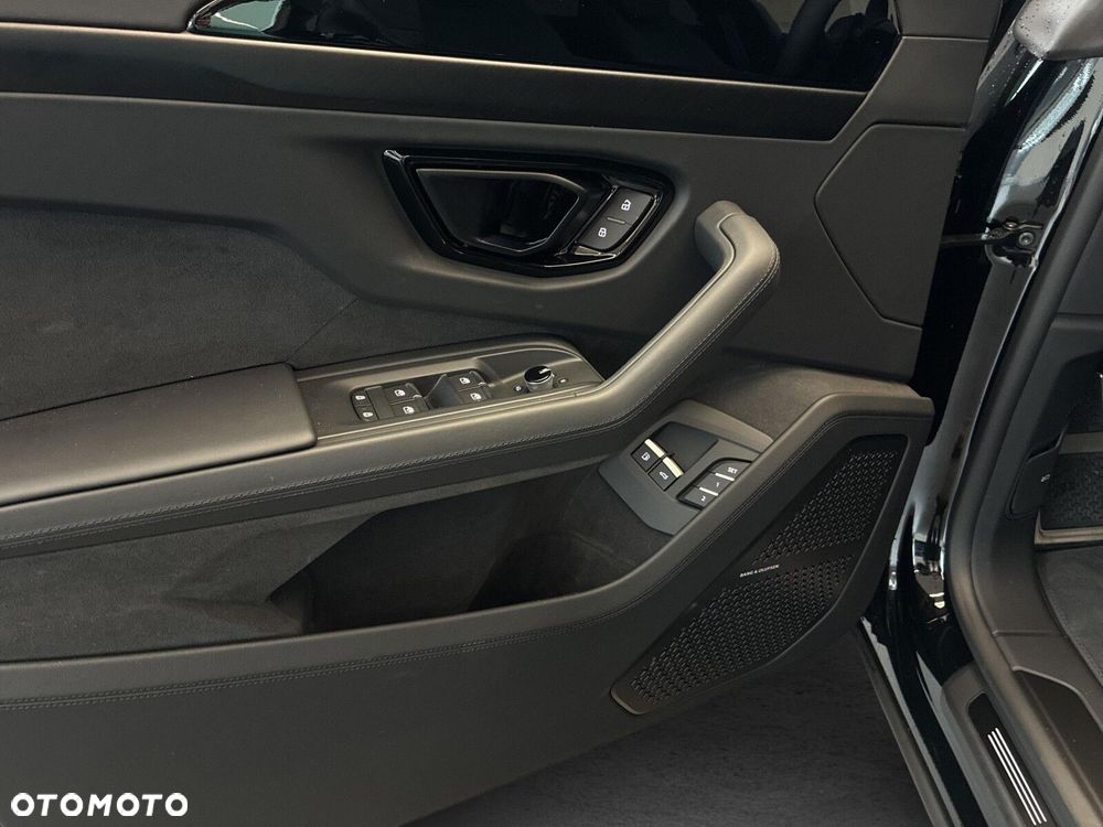 Lamborghini Urus - 14