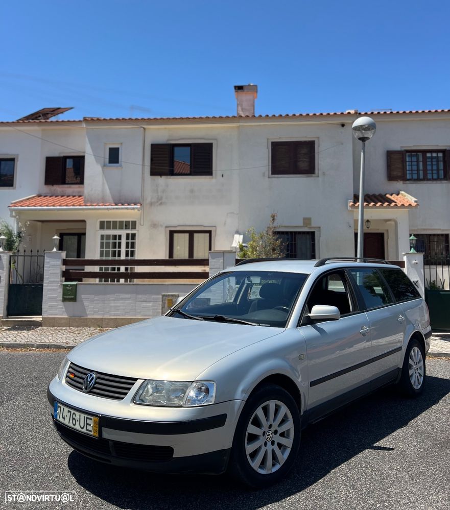 VW Passat Variant 1.9 TDi Trendline EC - 1