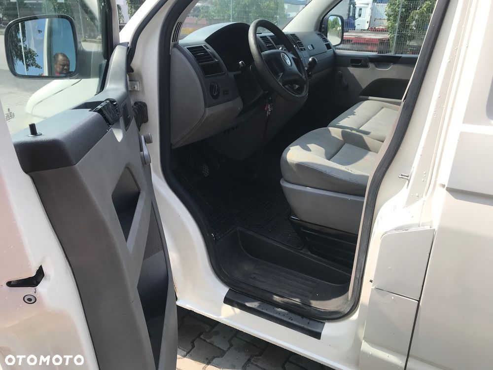 Volkswagen Transporter - 24