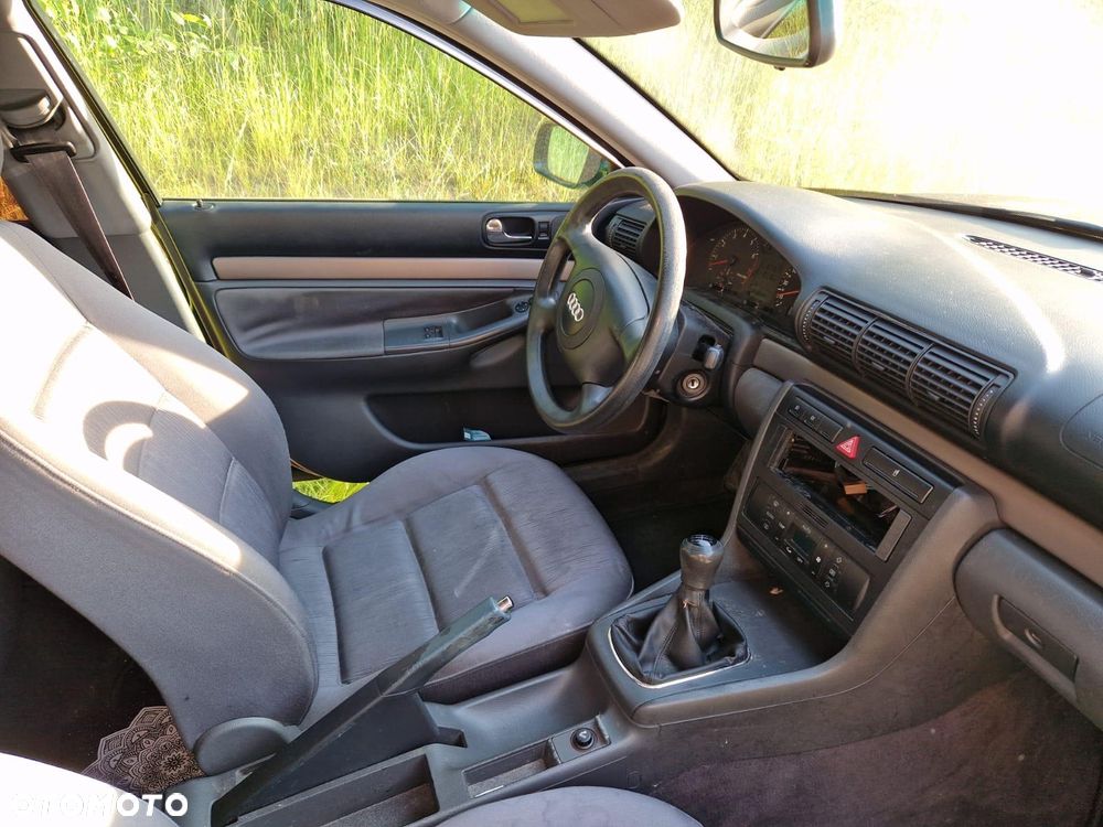 Audi A4 Avant 1.8 - 7