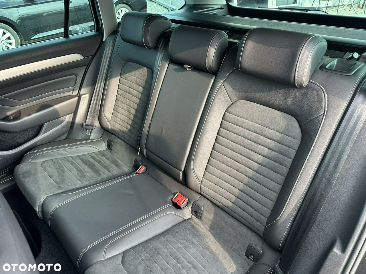 Volkswagen Passat 2.0 TDI EVO Elegance DSG - 32