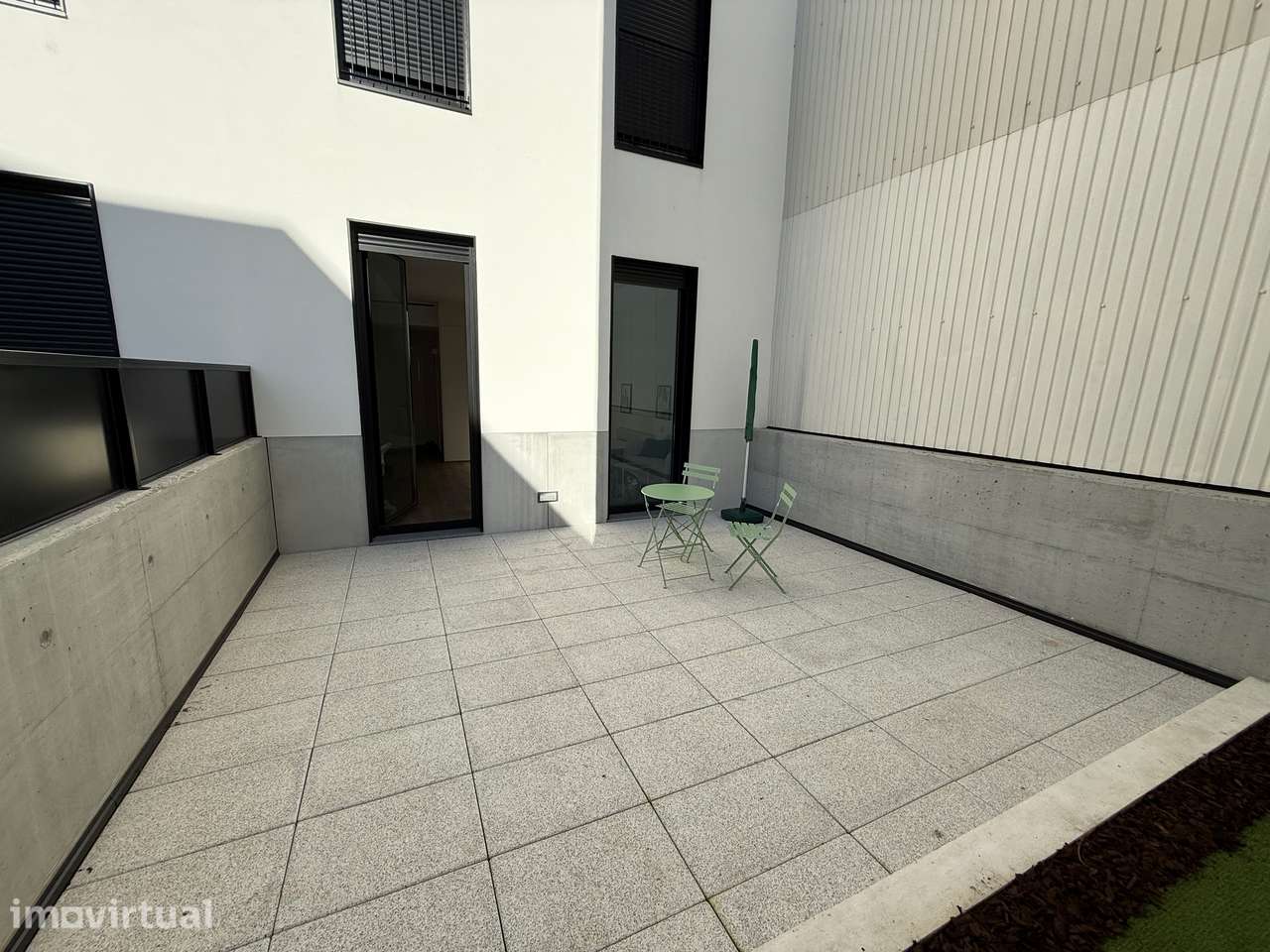T0 mobilado com terraço privado, junto ao Hospital, Aveiro - Grande imagem: 2/8