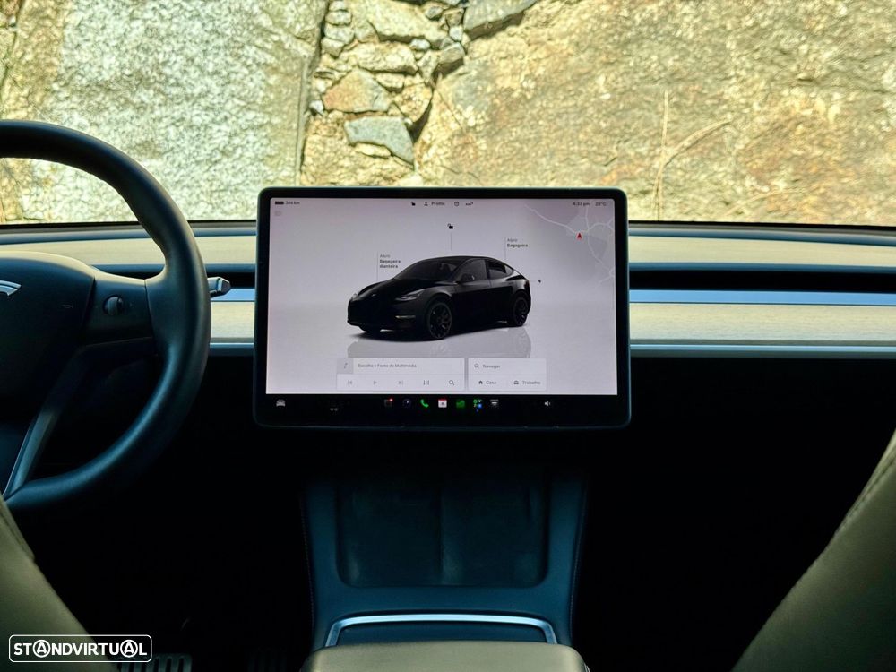 Tesla Model Y Performance Dual Motor AWD - 38