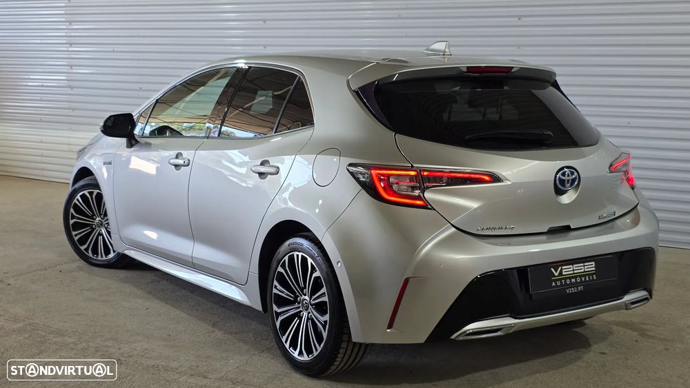Toyota Corolla 2.0 Hybrid Exclusive - 6