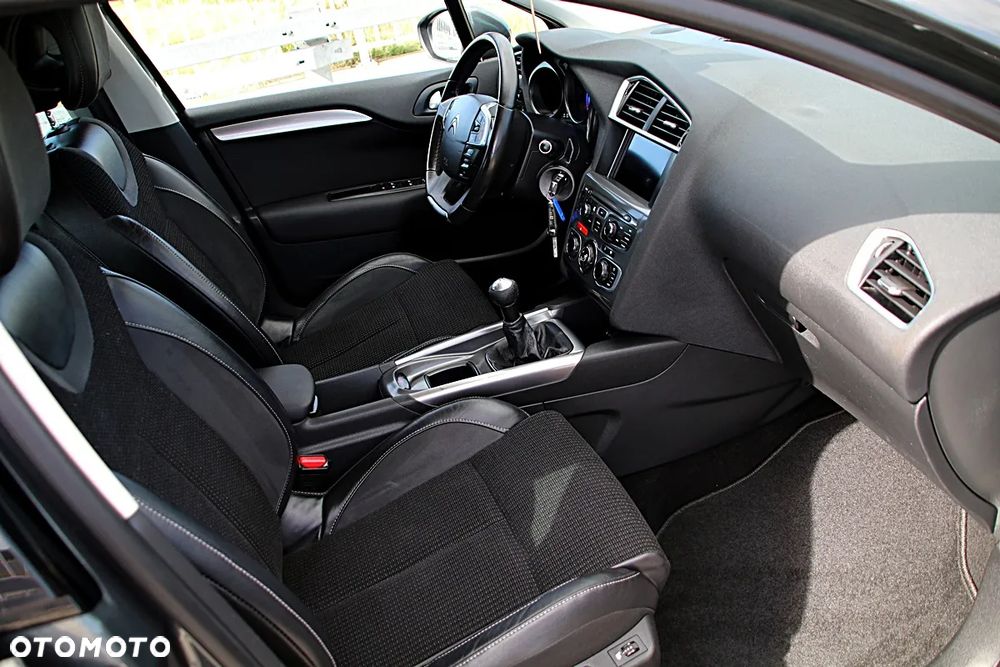 Citroën C4 VTi 120 Exclusive - 23