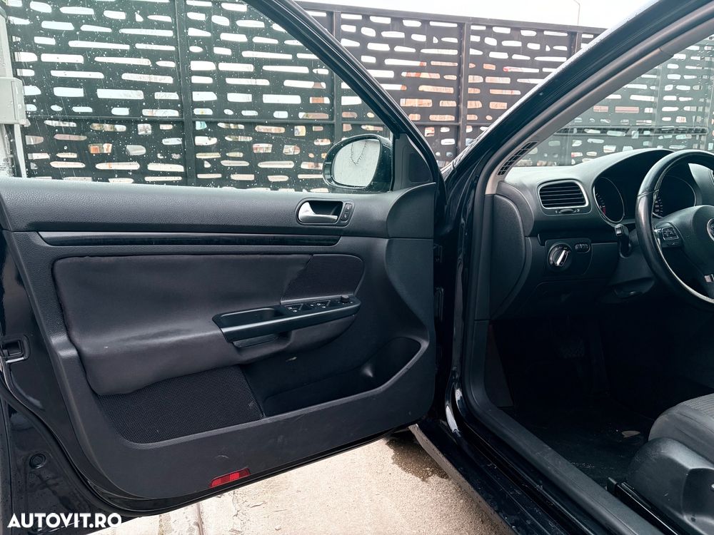 Volkswagen Golf - 23