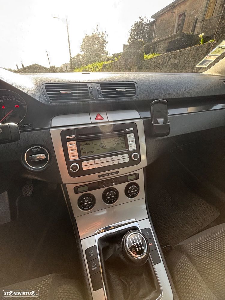 VW Passat 2.0 TDI Confortline - 12