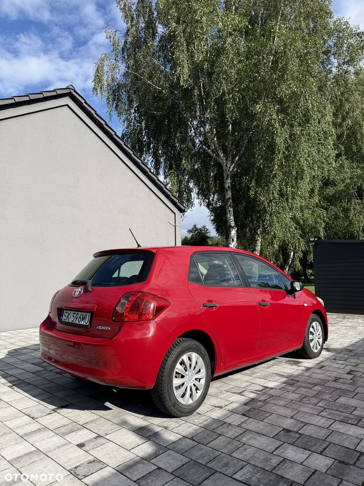 Toyota Auris 1.4 VVT-i Terra - 2