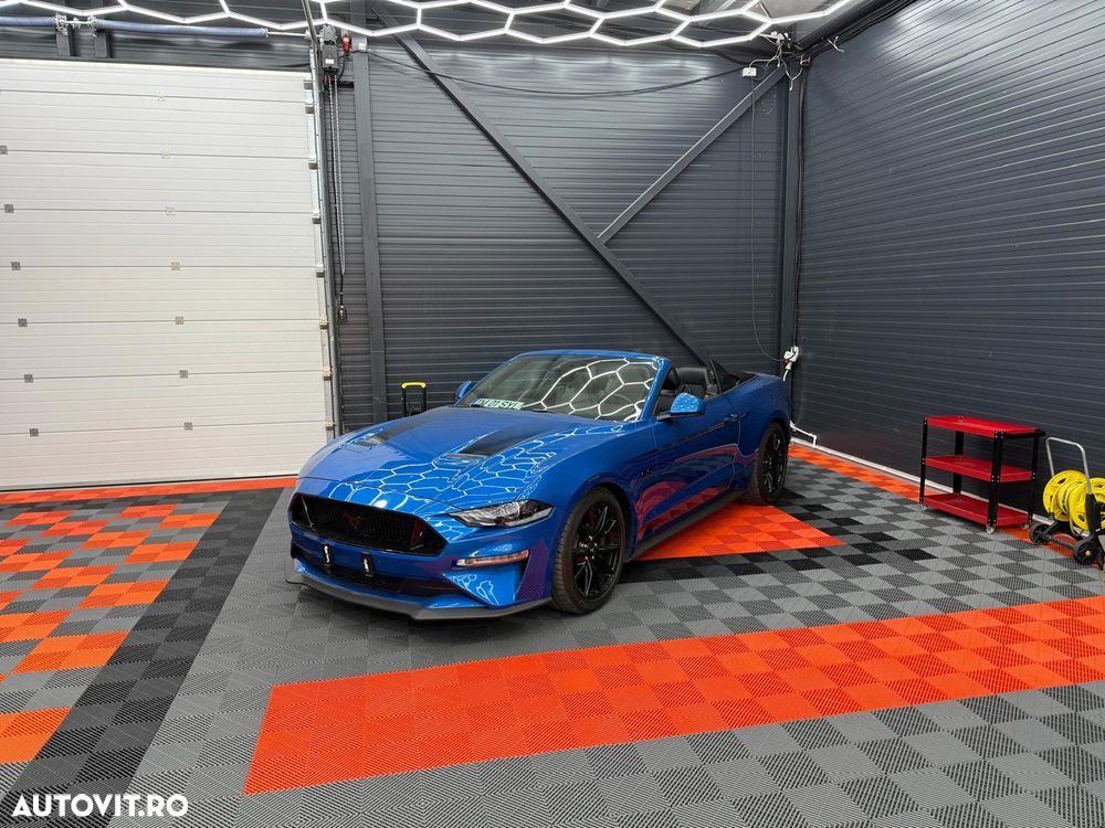 Ford Mustang - 1