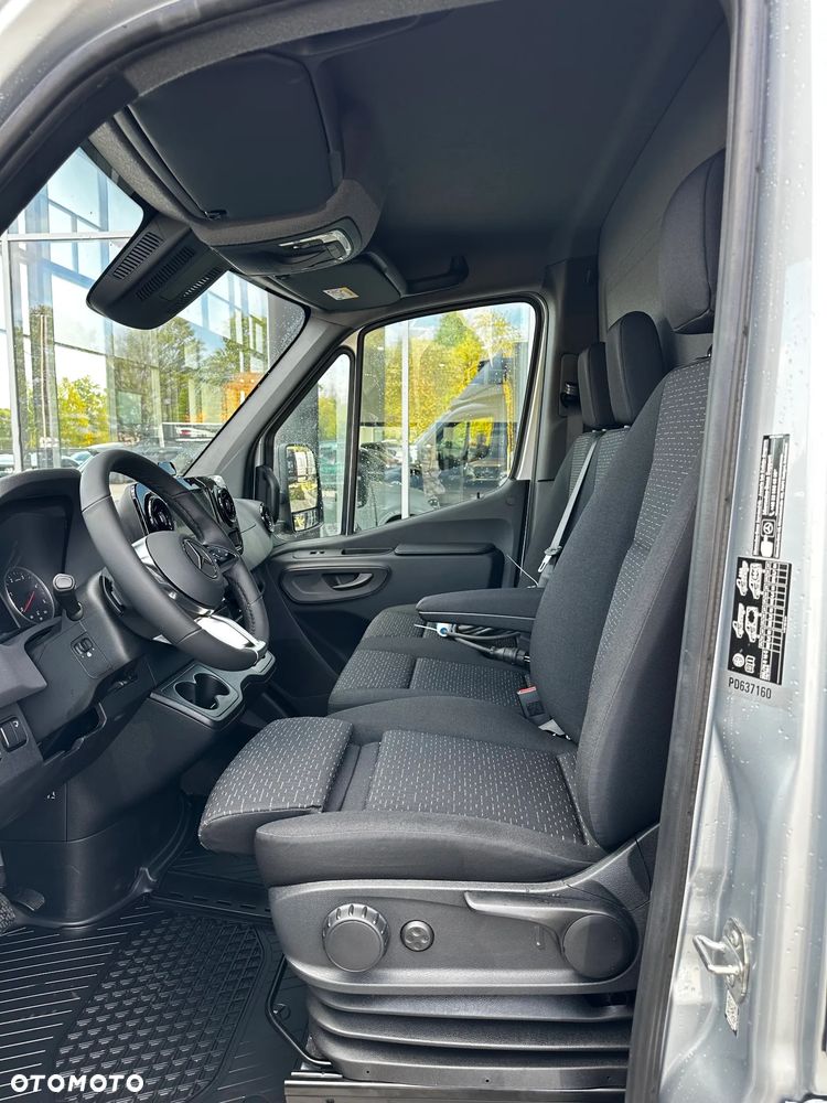 Mercedes-Benz Sprinter - 22