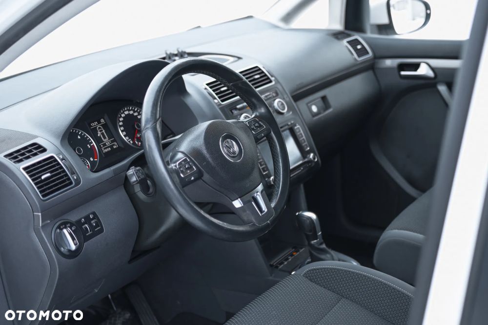 Volkswagen Touran - 5