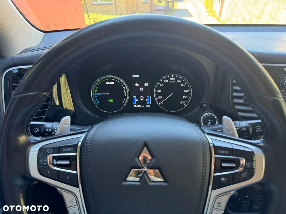 Mitsubishi Outlander - 18