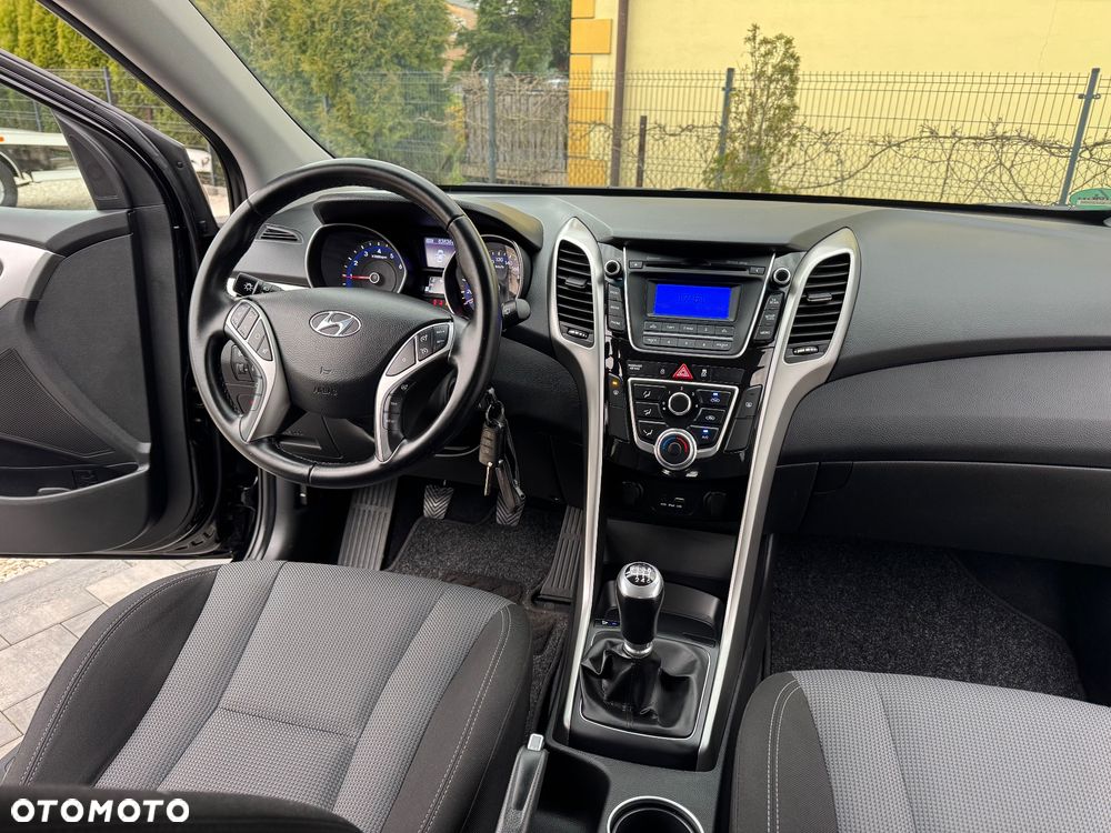 Hyundai i30 blue 1.4 YES Silver - 29