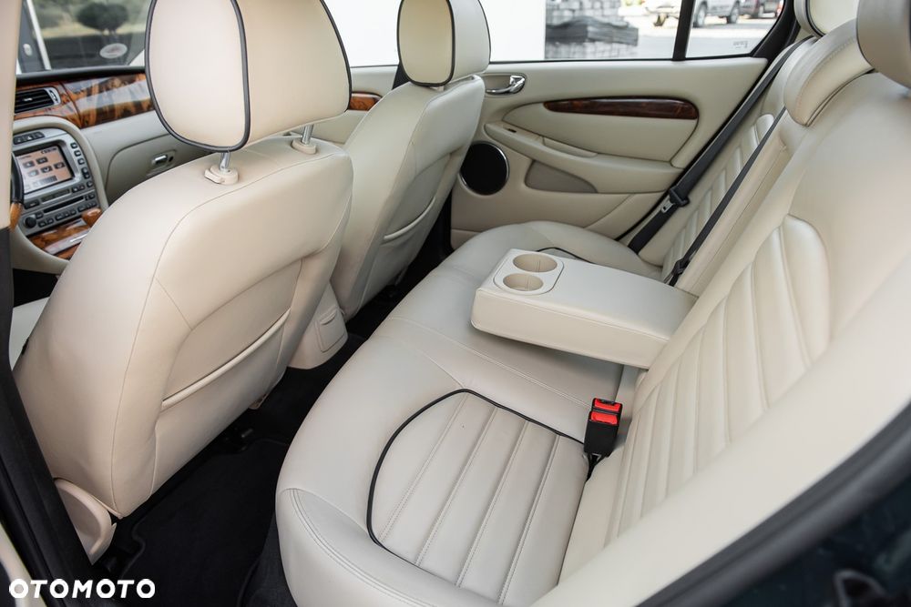 Jaguar X-Type 2.5 Executive - 24