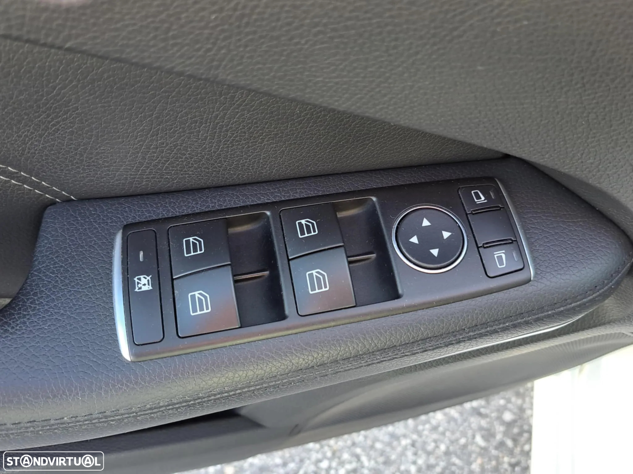Mercedes-Benz E 220 BlueTEC Avantgarde - 26
