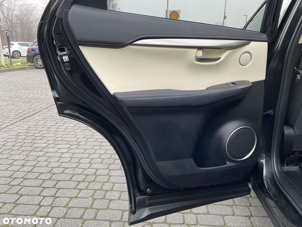 Lexus NX 300 F Impression AWD - 31