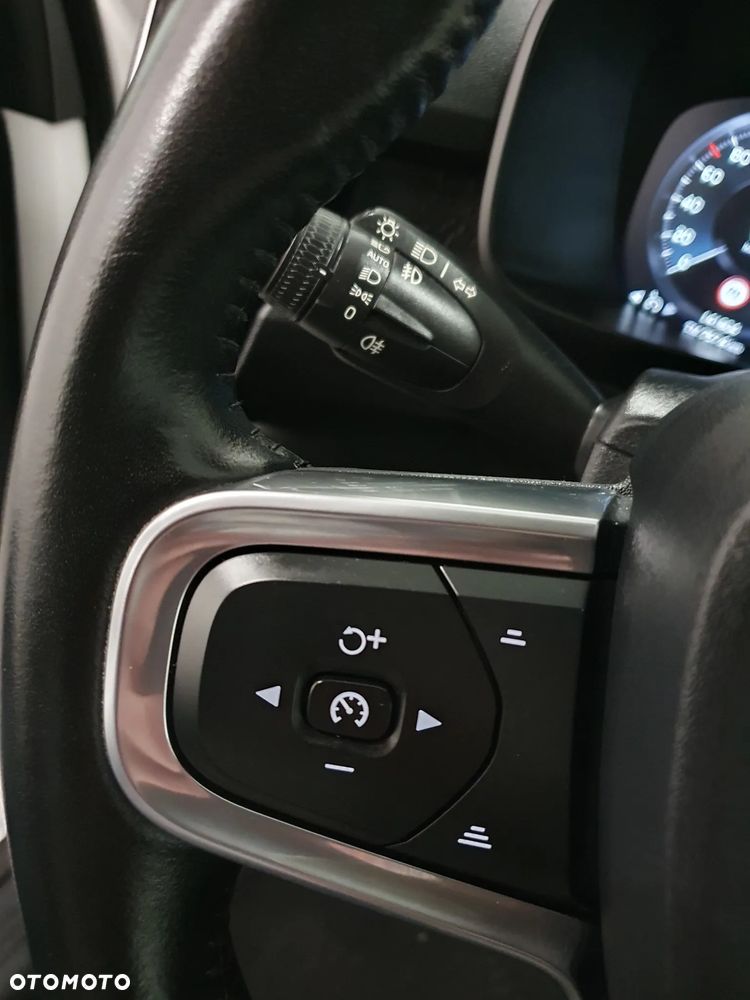 Volvo XC 40 D3 SCR R-Design - 20