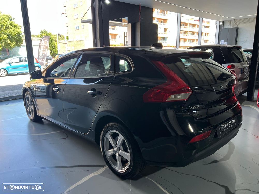Volvo V40 2.0 D3 Momentum - 8