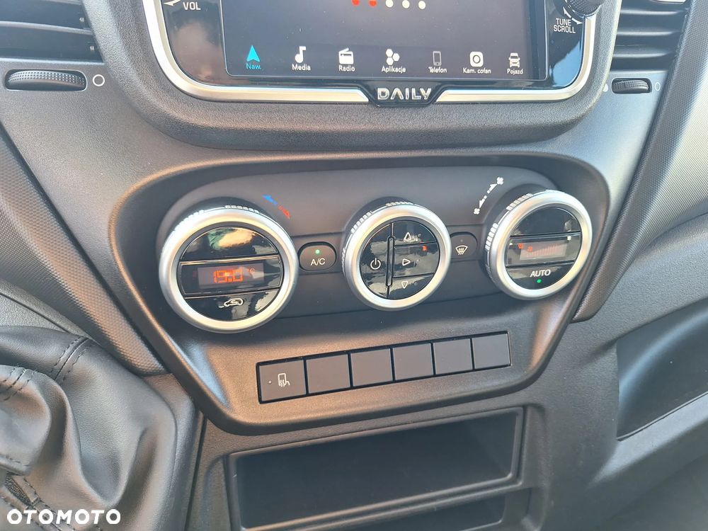 Iveco Daily 35S18 kontener 8EP / winda 750kg / krajowy / 3.0 180KM / LED - 14